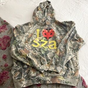 I Heart Sza & Kendrick Lamar Gran National Tour Ladybug Camo Hoodie size L